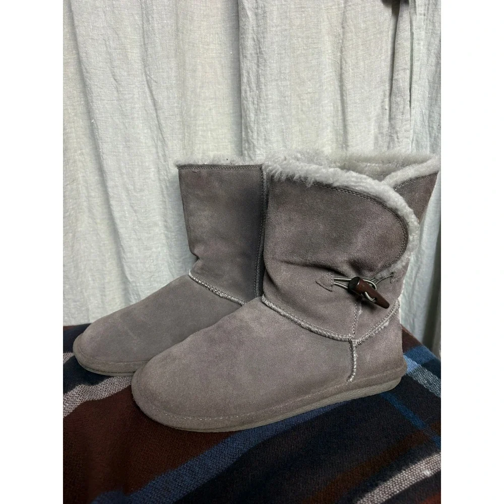 Bjorndal Shearling Style Boots Womens 9 Grey Toggle Button Suede Mid Calf